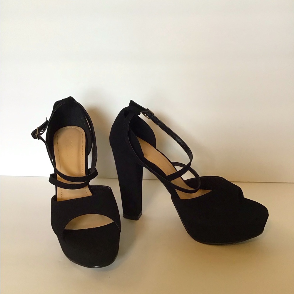 Love Mark black platform sandal heel